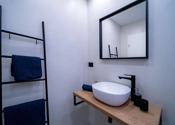 Novouredeni Marko Apartman Mundanije