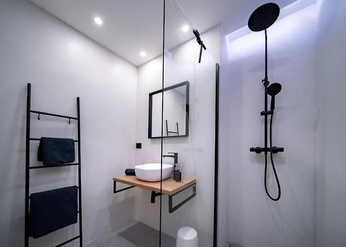 Novouredeni Marko Apartman Mundanije