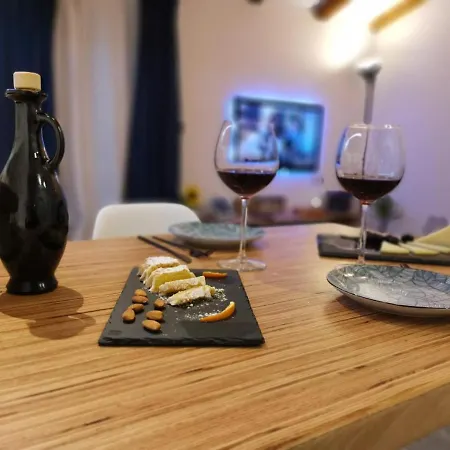 Novouredeni Marko Apartment Mundanije